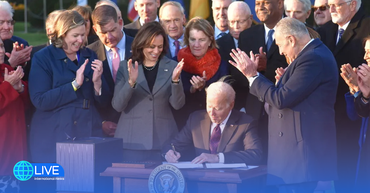 Congress Steers Clear of Government Shutdown, Bipartisan Deal